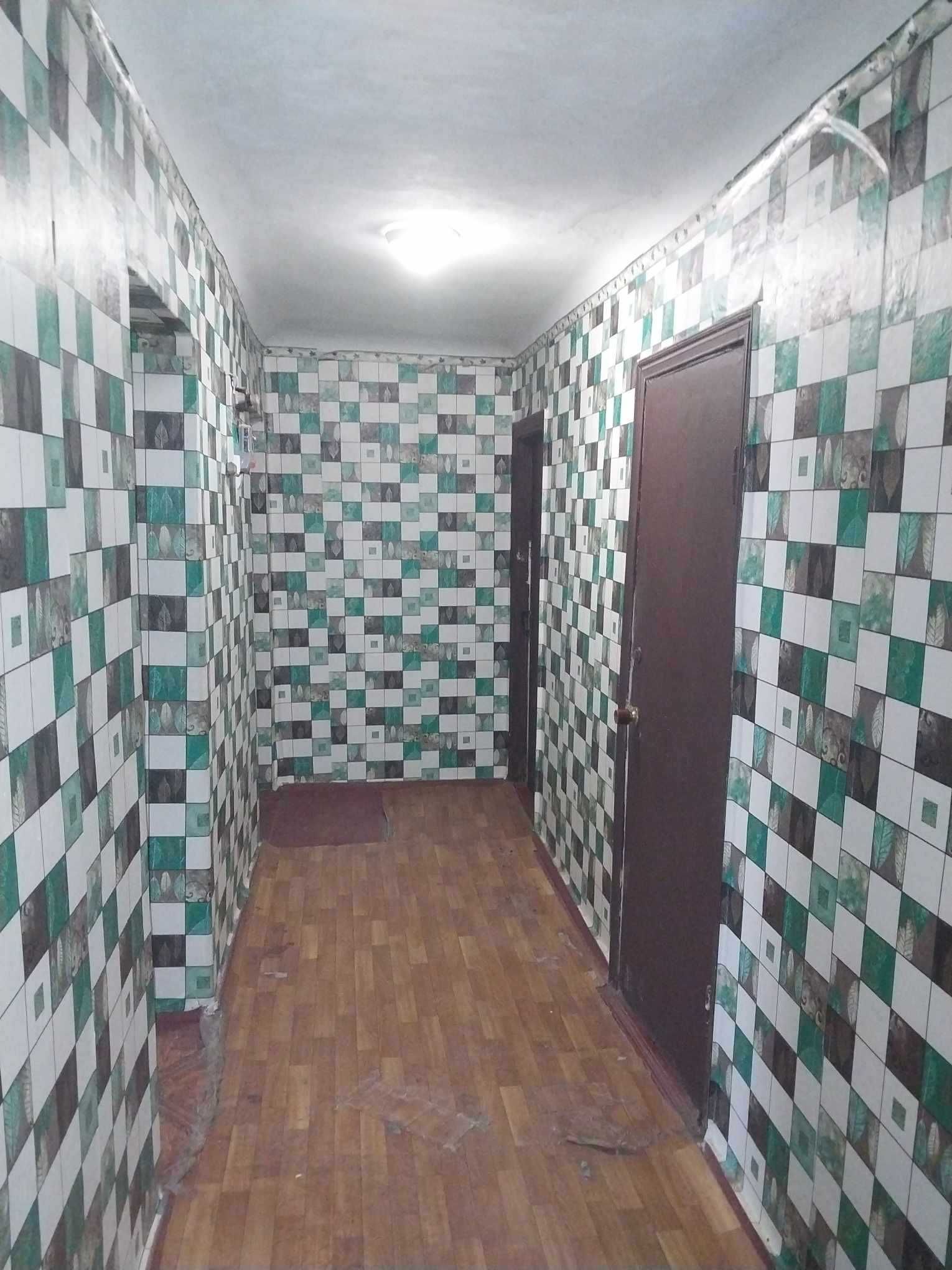 Продається секція 2 кімнати гуртожитку, р - н Центр не кутова