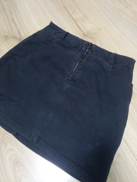 Спідниця в розмірі xs