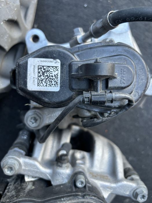 Komplet zaciskow hamulcowych Audi Q7 Q8