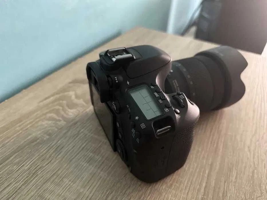 Aparat Canon EOS 80d + Gimbal FeiyuTech AK4000.