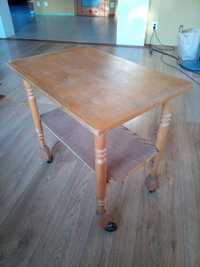 Sprzedam drewniany stolik na kółkach 60x40x59cm