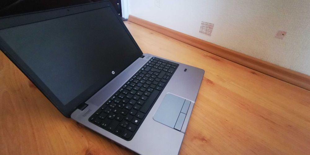 Laptop hp  8gb ram  stan  idealny