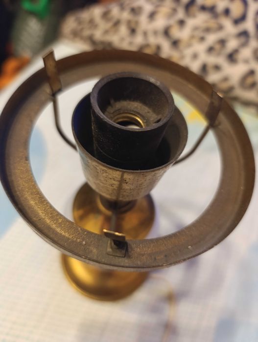 stara lampa biurkowa nocna POLAM Wieliczka - mosiądz porcelana - prl