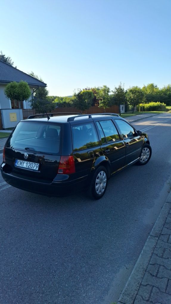 Volkswagen Golf 4 1,6 benzyna  wersja Pacific,climatronic, elektr.szyb