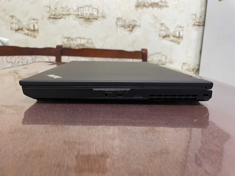 Ноутбук 15" FHD IPS Lenovo Thinkpad P53 (i7-9750H/16Gb/SSD 256/T2000)