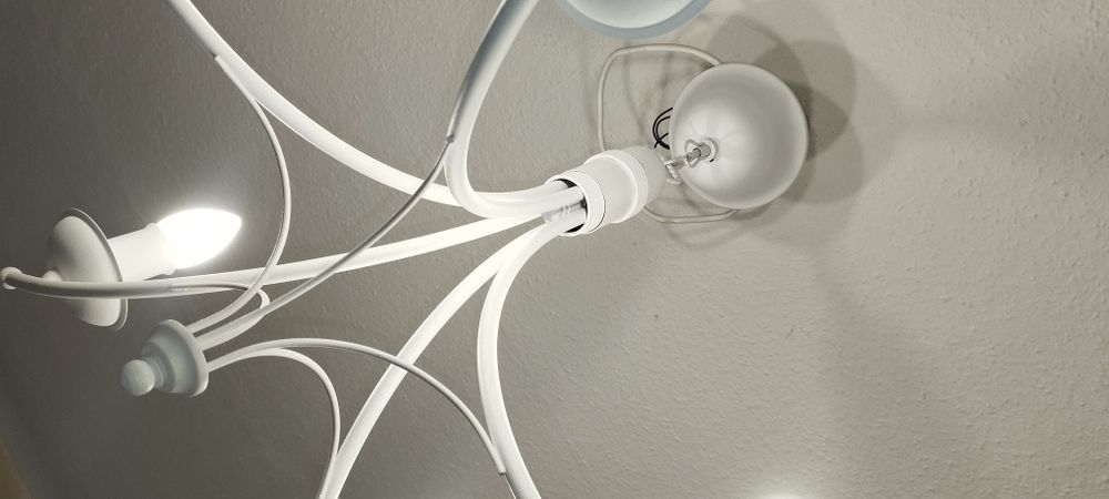 Klosz jak nowy serdecznie polecam z żarówkami