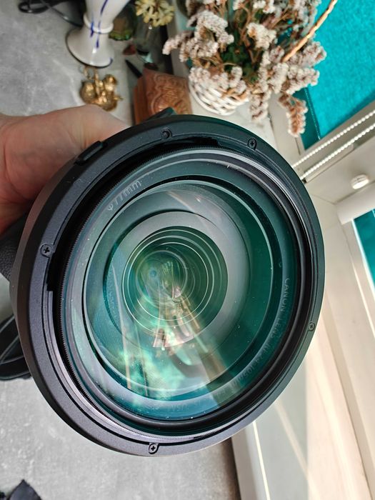 Canon EOS RP + RF 24-105mm f/4 L IS USM + EF+EOS R Mount Kit