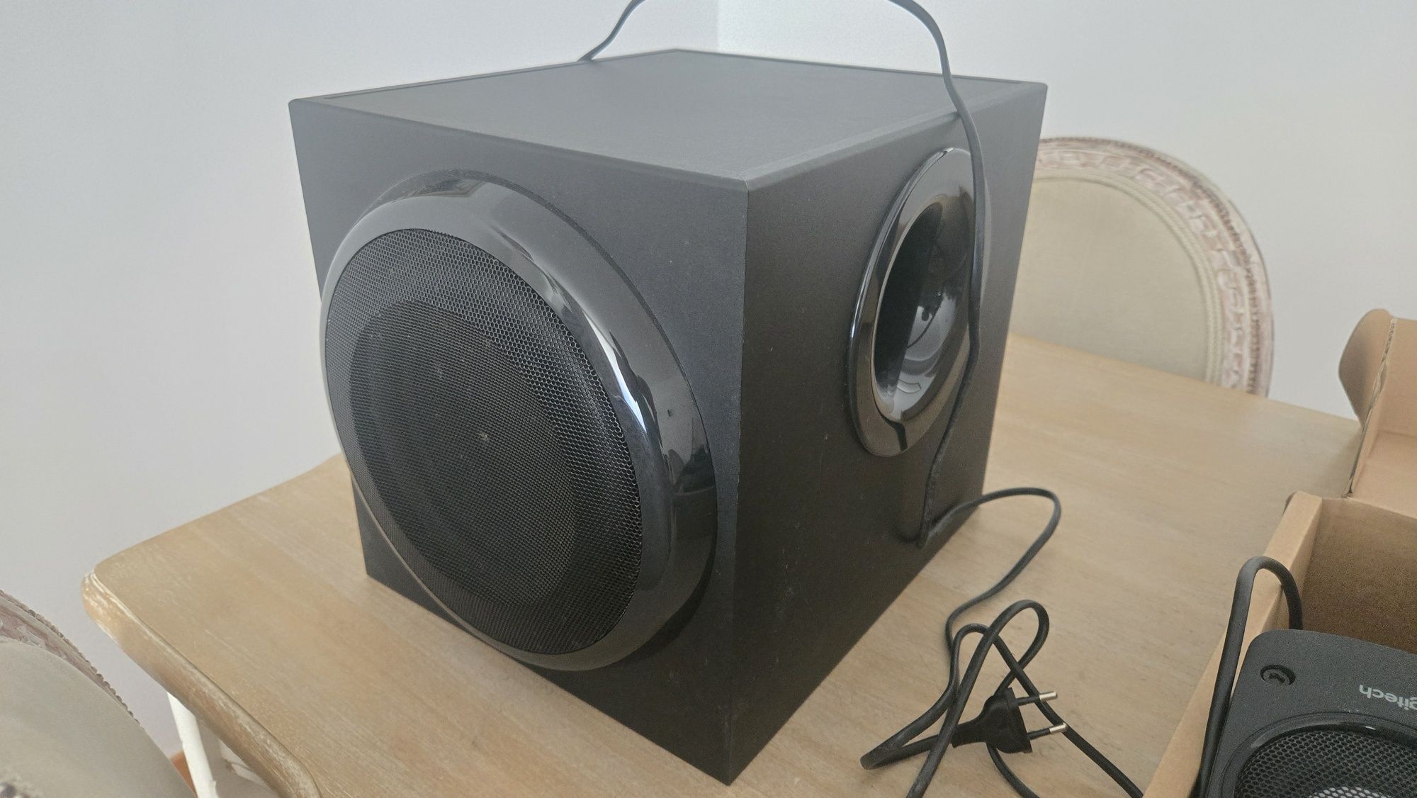 Logitech Z906 - Home Cinema surround sound