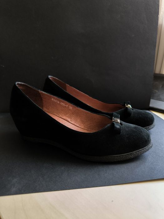 нові Жіночі туфлі Basconi 38