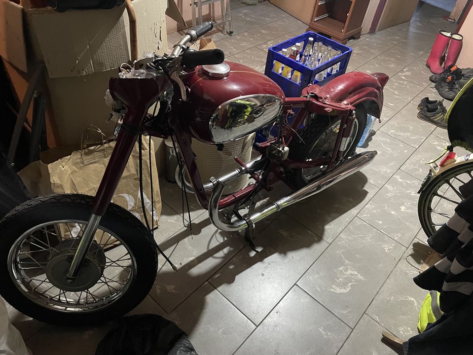 Motocykl JAWA 350 ideał