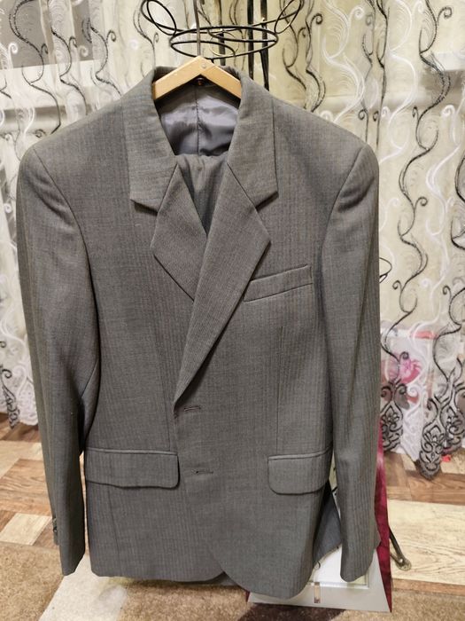 Отдам мужской костюм р 48