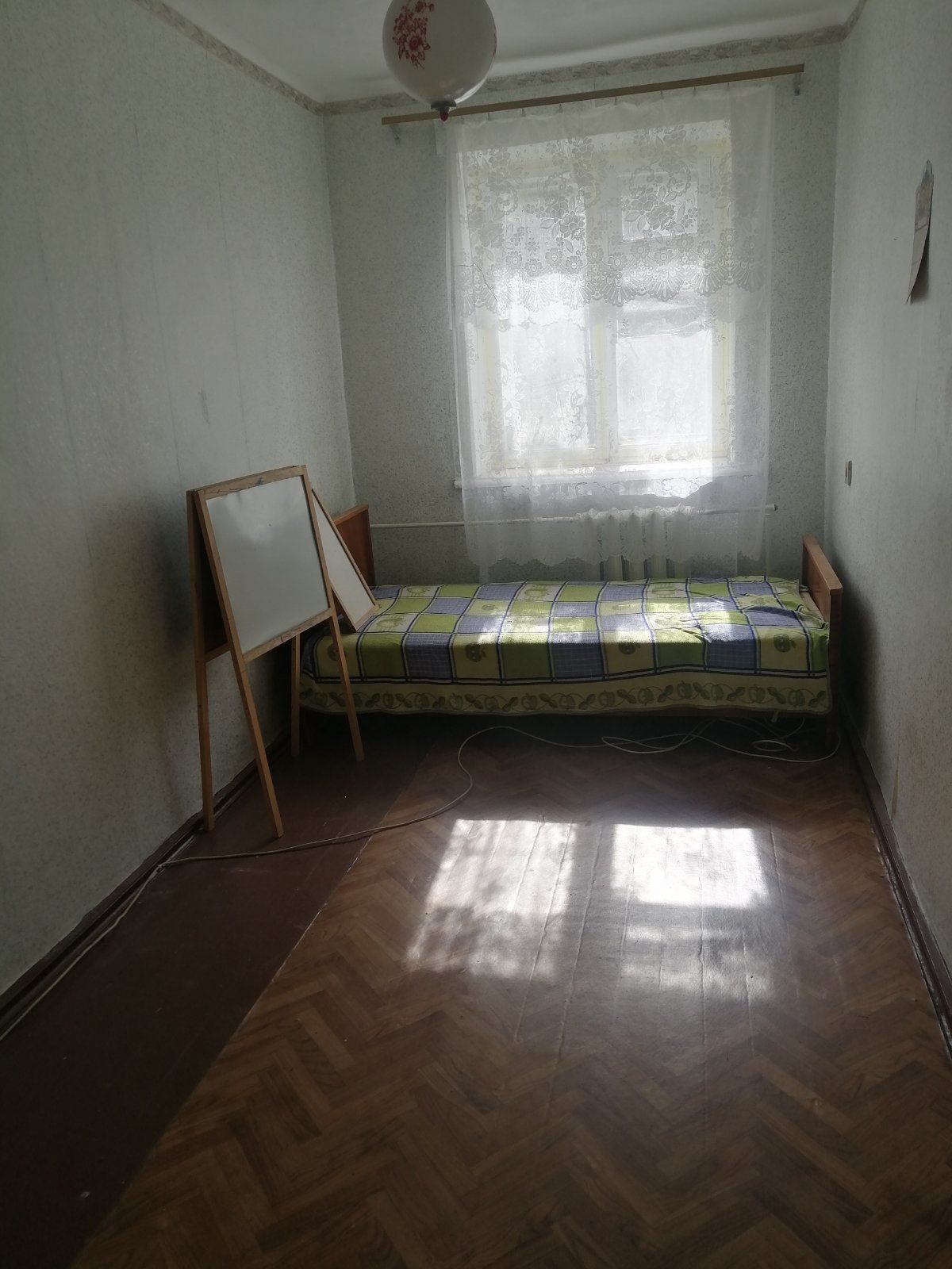Продам 2-хкомн квартиру в Лесках