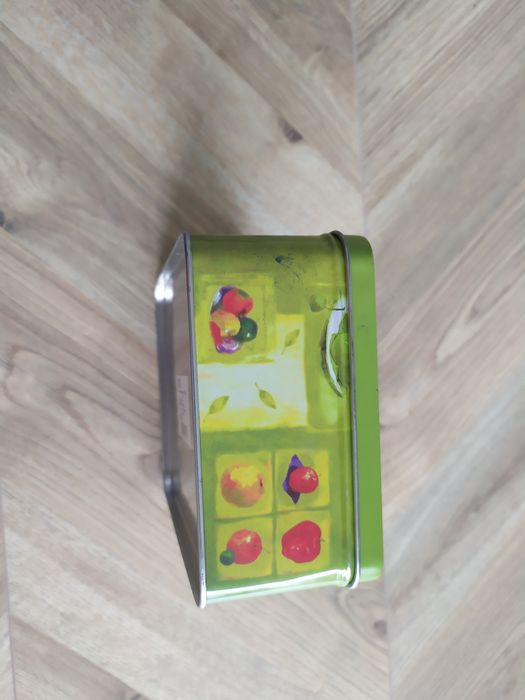 Piękna puszka do przechowywania