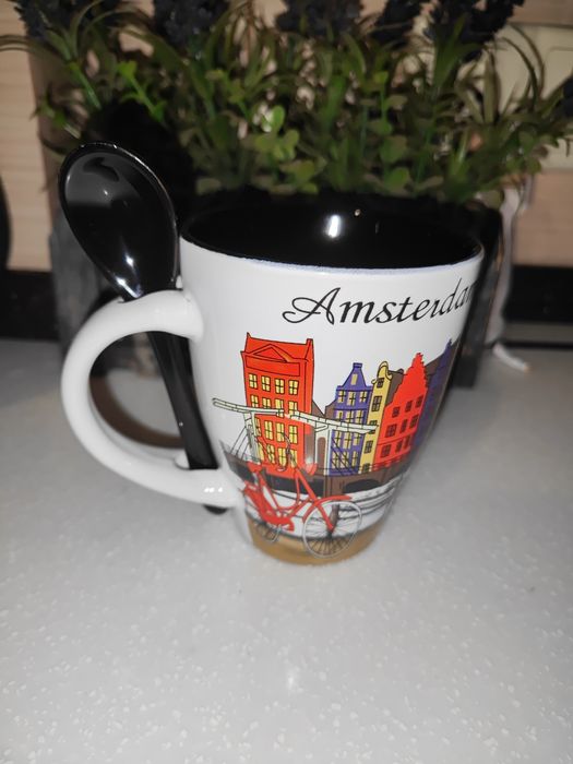 Новая чашка с ложкой Амстердам .250 мл