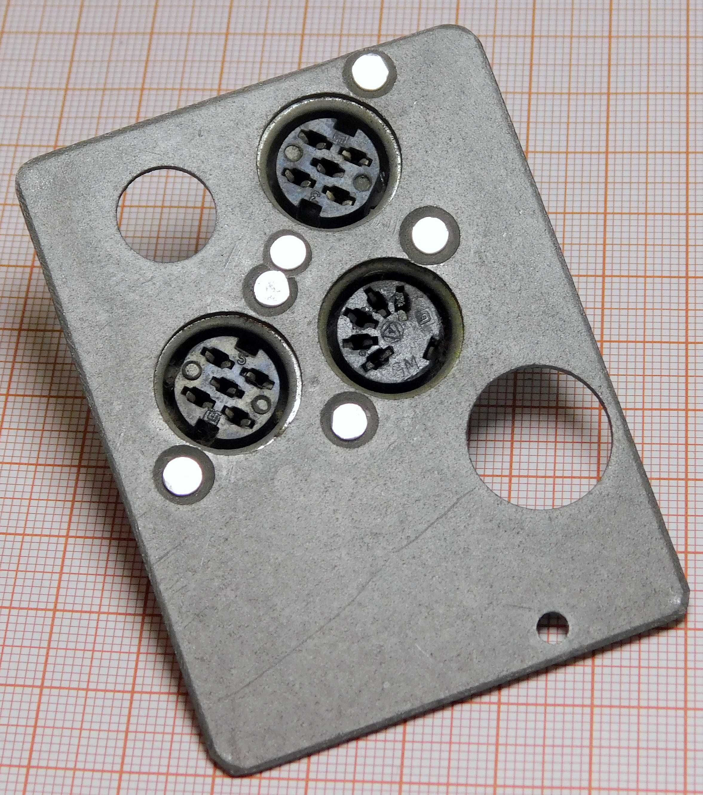 Gniazdo magnetofonowe 5-PIN ZESTAW 3 sztuki [EL]