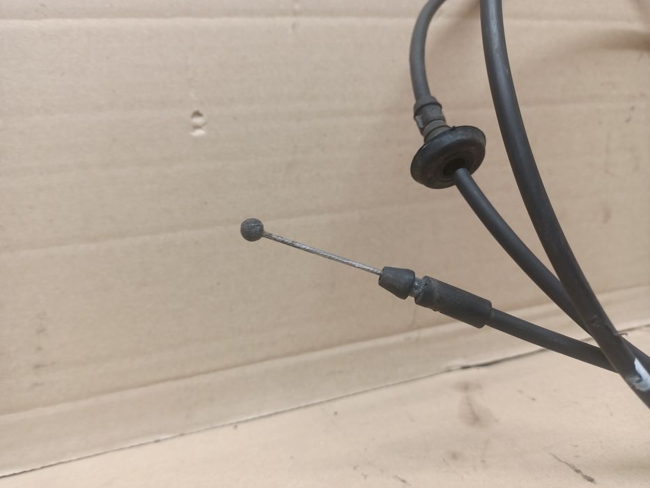 Rączka dźwignia linka otwierania maski KIA Sorento I 02-06r Europa