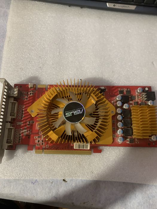 Відеокарти Asus Saphire Palit