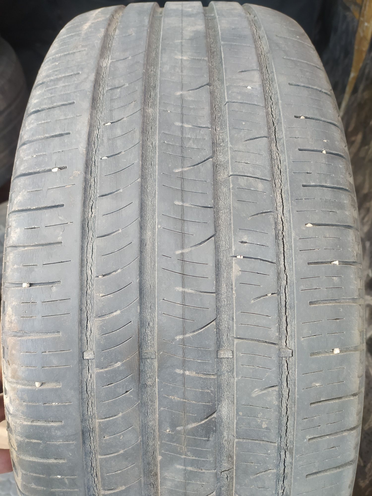 Продам шины 245/50R20