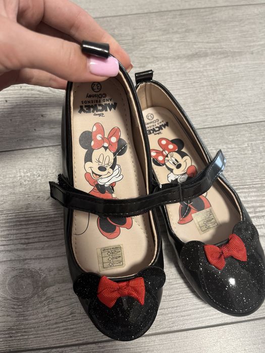 Туфлі лакові мікі стан нових