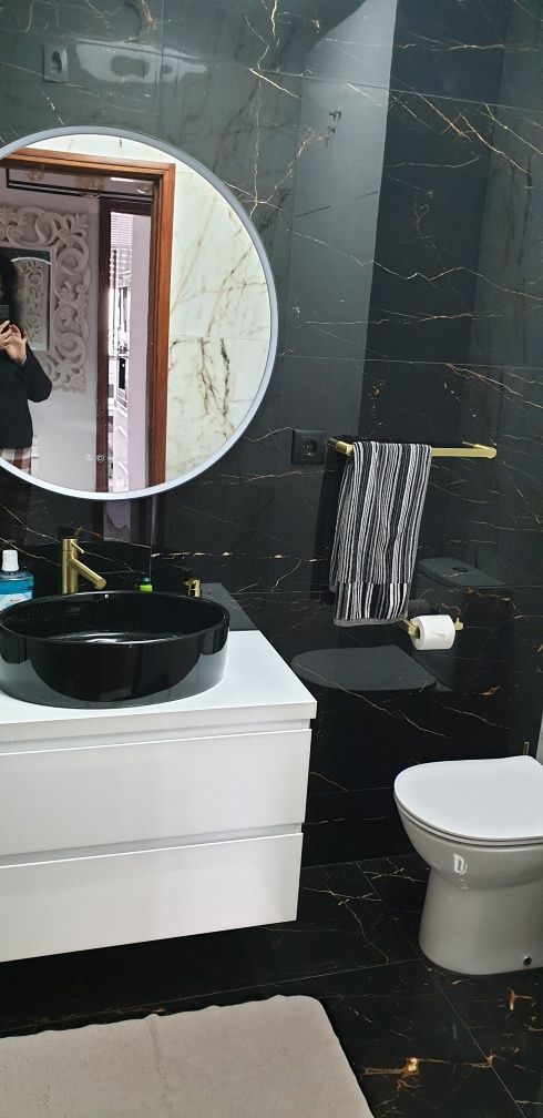 Alugo quarto privado