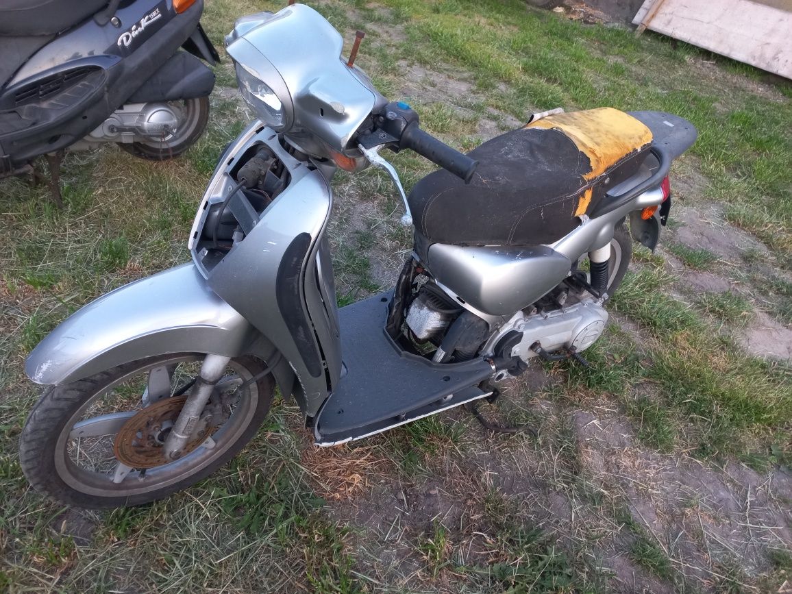 Aprilia scarabeo 50 4t części