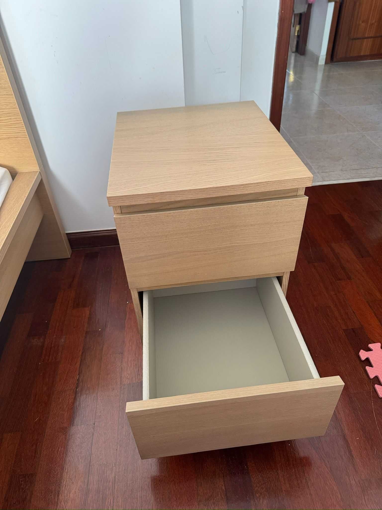 Criado mudo Cómoda IKEA MALM 2 Gavetas – Carvalho, Compacta & Moderna