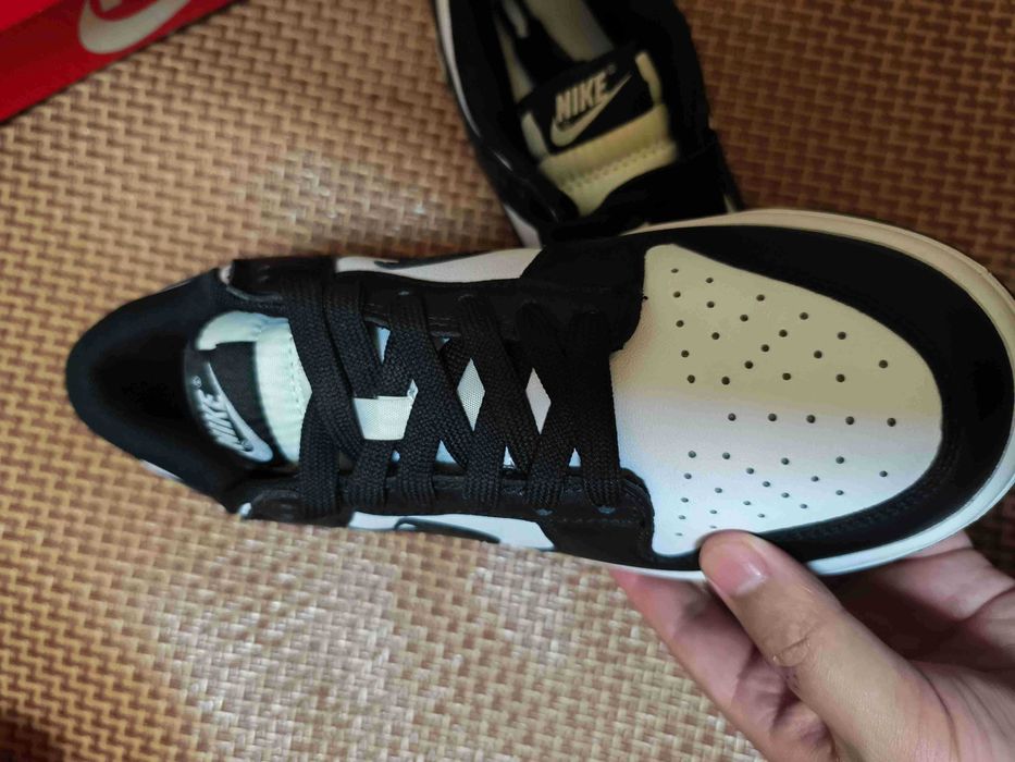 Damskie trampki Nike, białe i czarne. Rozmiar 38