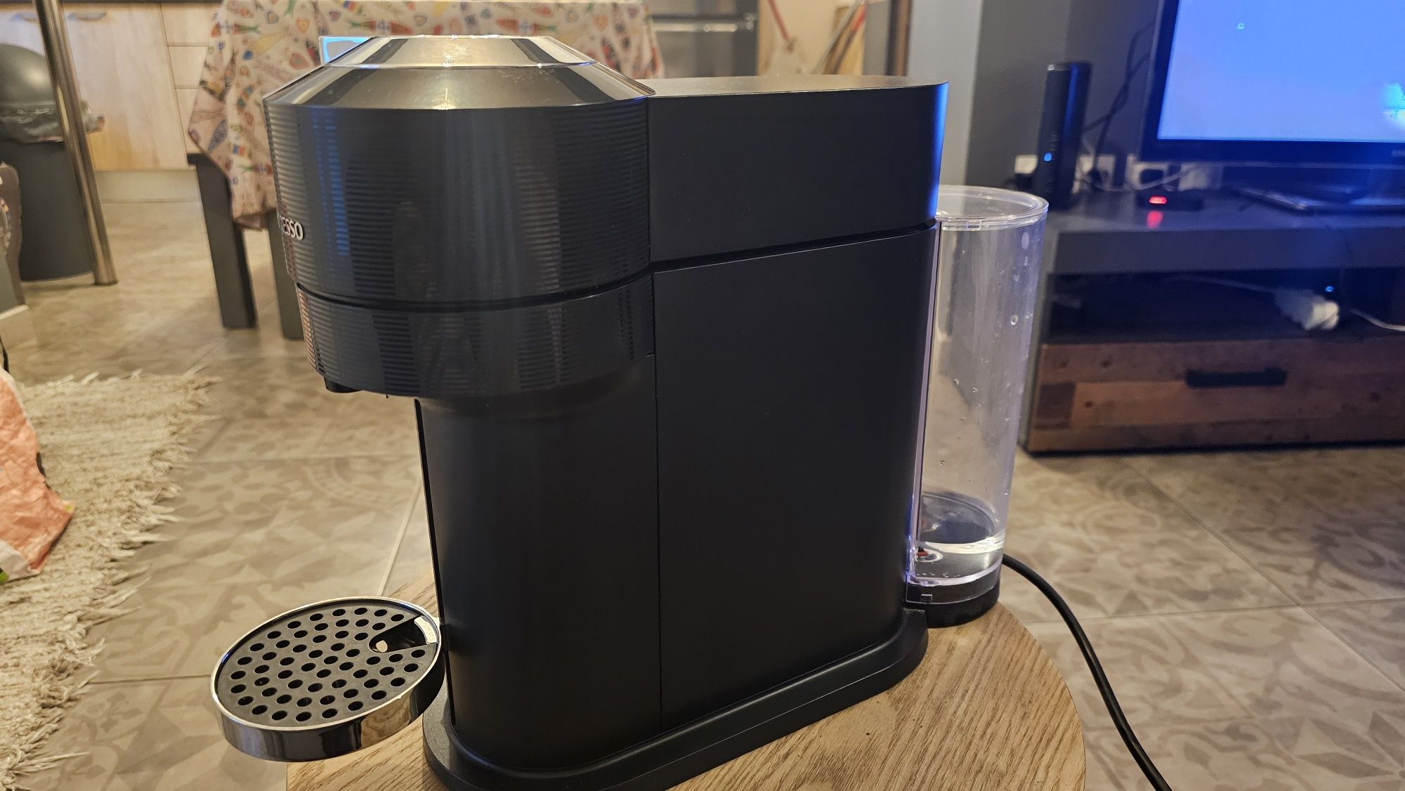 Maquina nespresso next deluxe