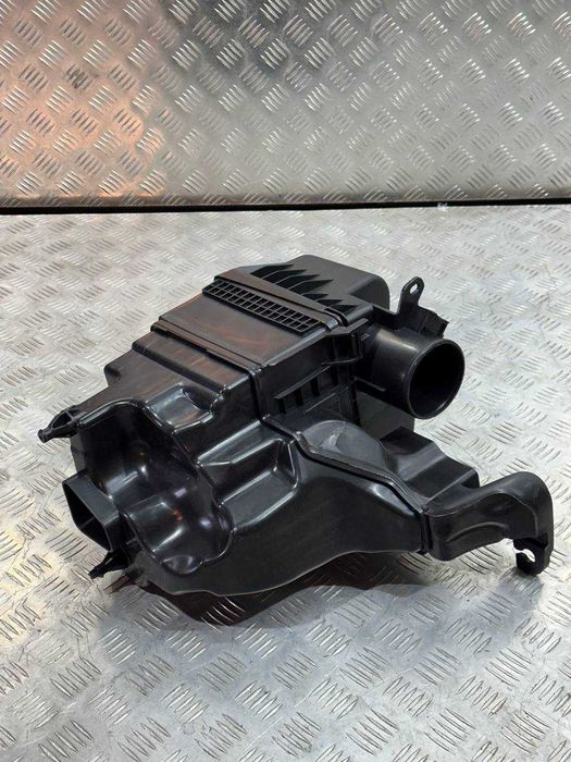 Корпус повітряного фільтру Nissan Rogue T33