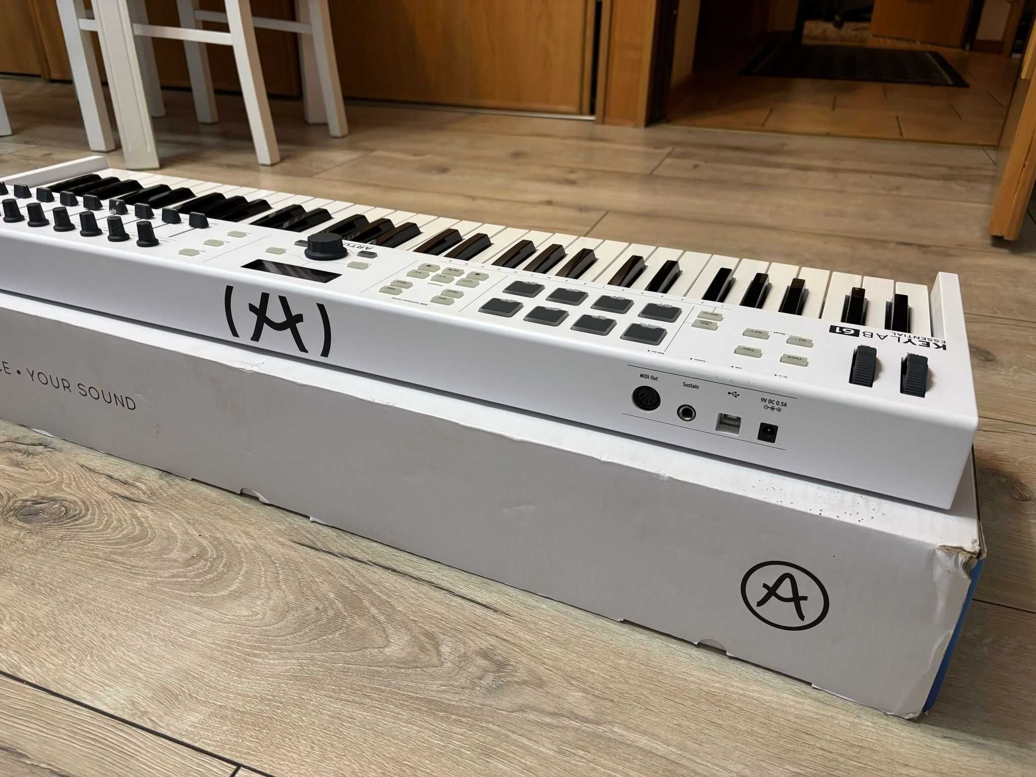 Klawiatura midi ARTURIA keylab essential 61 stan idealny OKAZJA