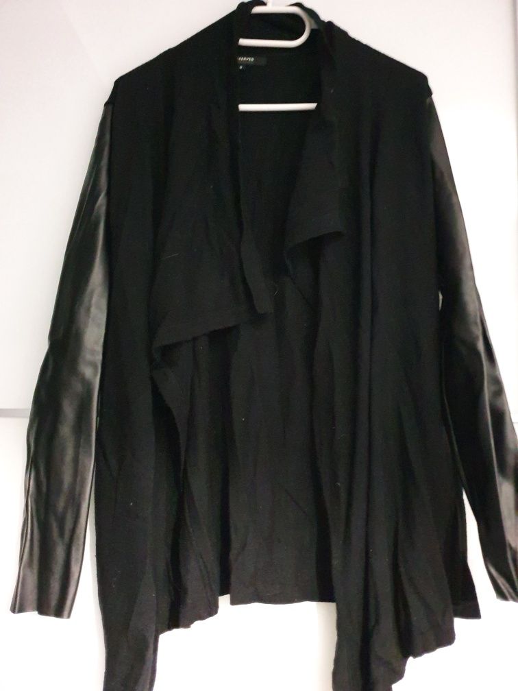 Sweter kardigan skórzane rękawy Reserved