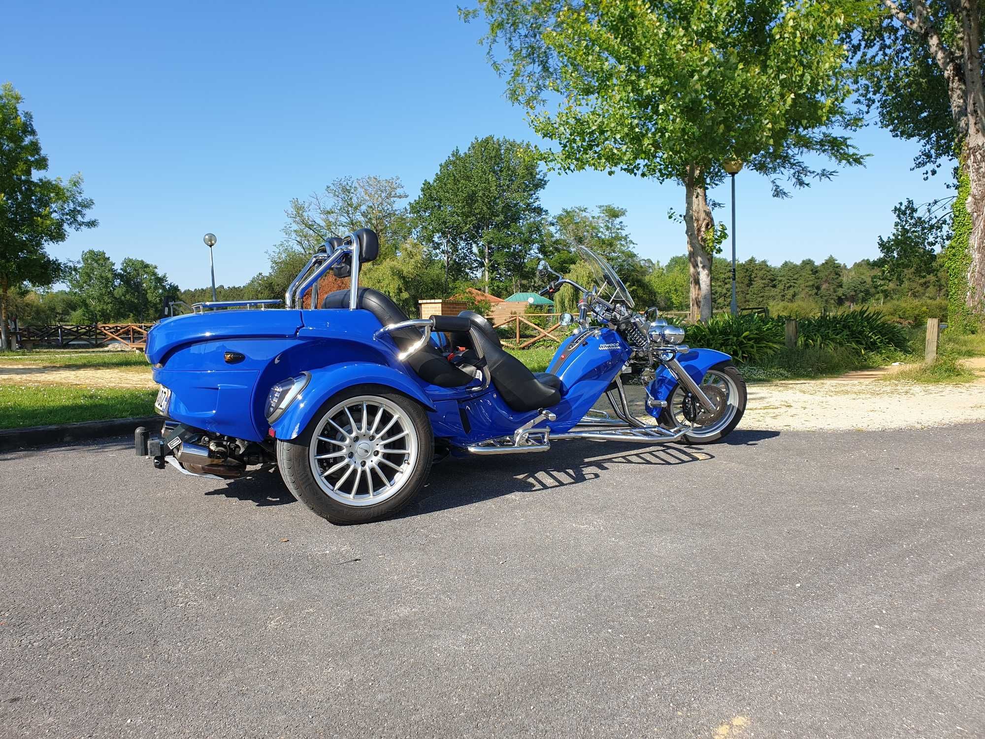 serviços de casamento com transporte dos noivos com o meo TRIKE