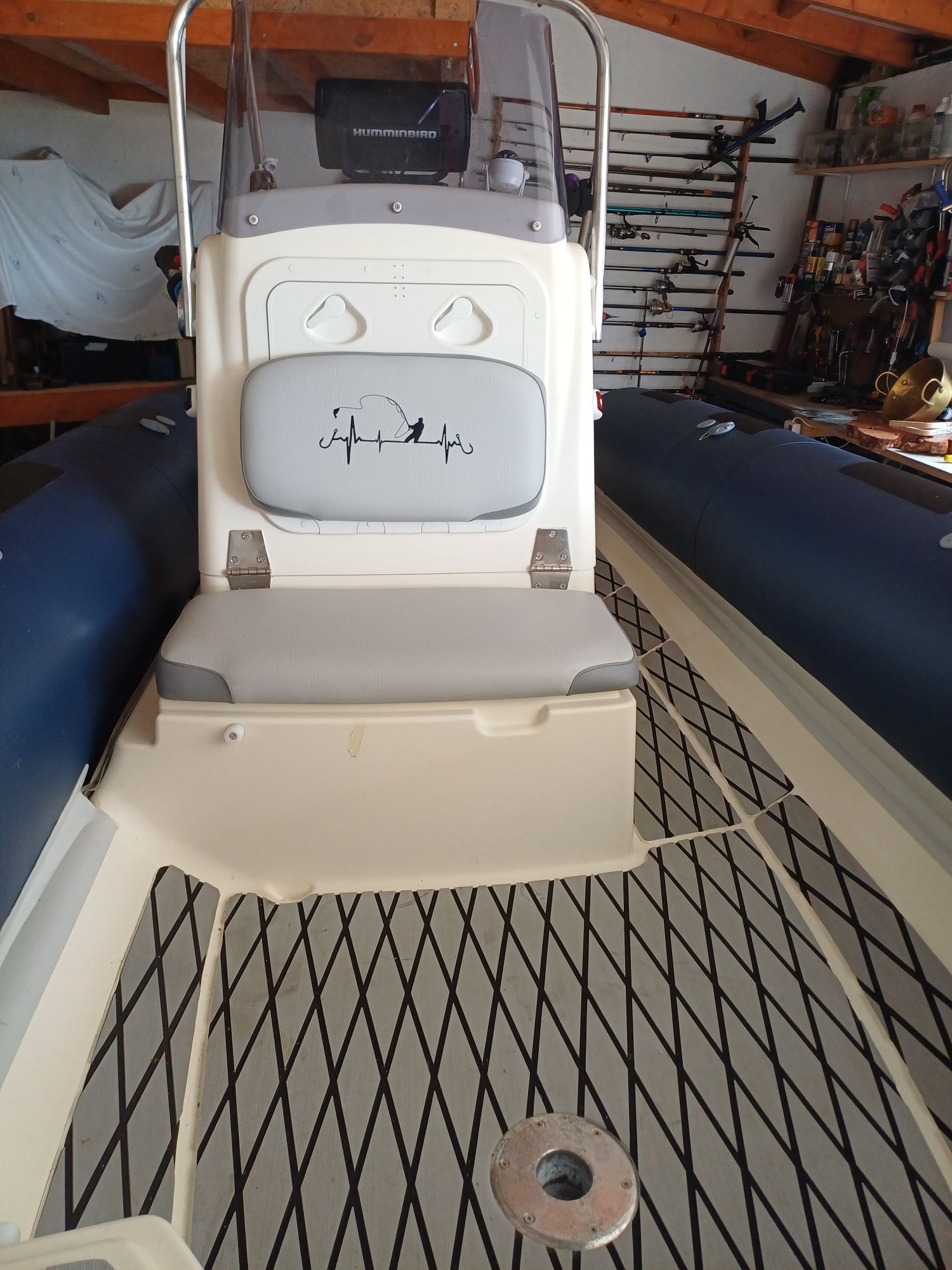 Barco semi rigido bombard