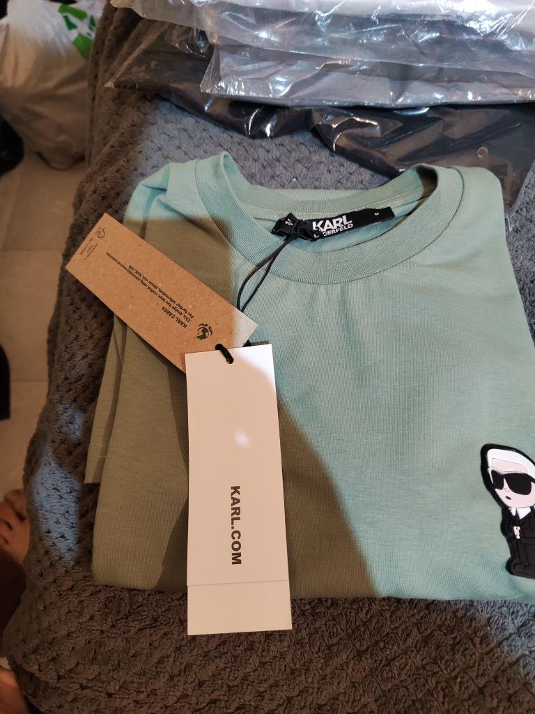 Sprzedam nową orginalna koszulkę karl lagerfeld rozmiar M L XL XXL