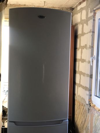 Холодильник Whirlpool 190см в хорошому стані!