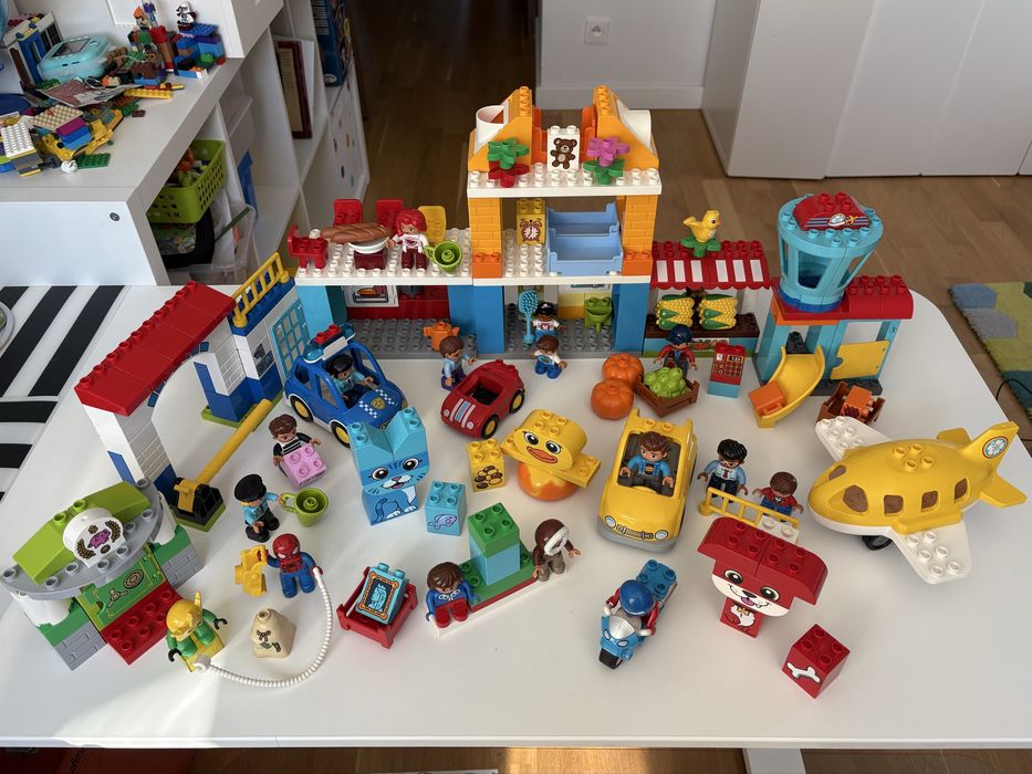 6 zestawów LEGO Duplo - domek, policja, lotnisko, targ, spiderman