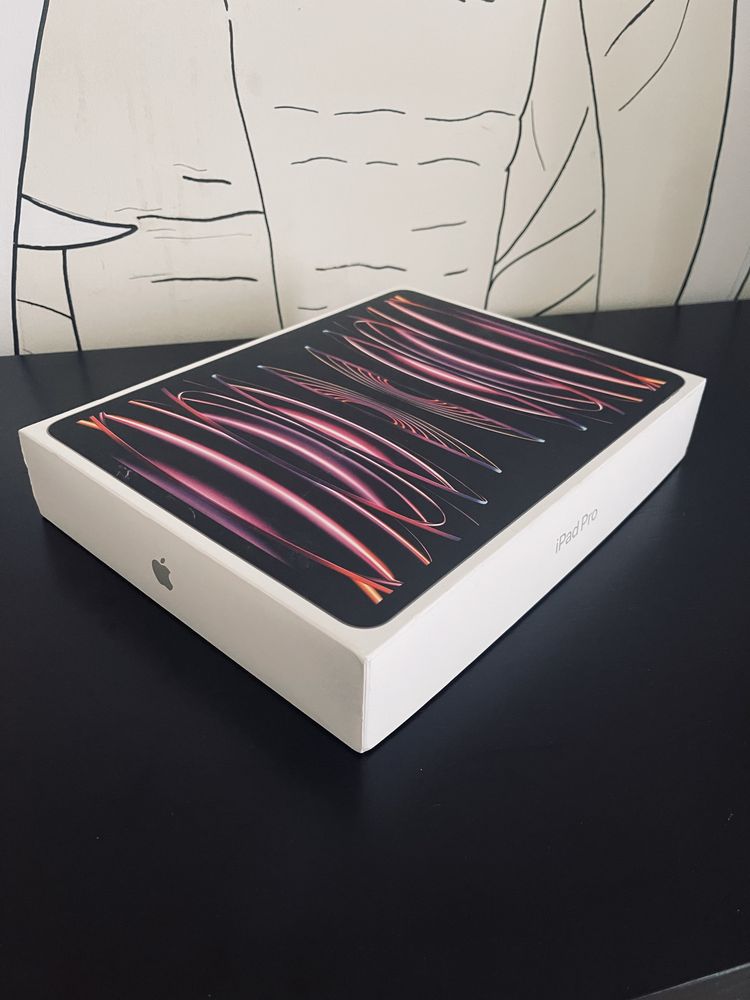 iPad Pro (12.9-inch) (6th generation)