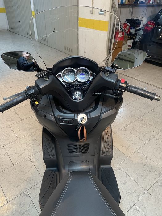 Scooter sym 300i impecavel como se pode ver nas fotos!