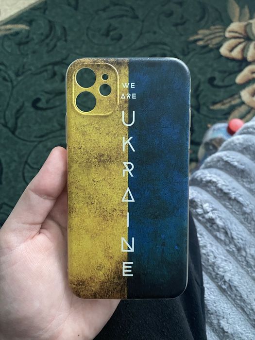 Чохол на айфон 11