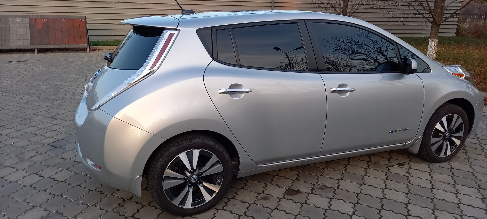 Nissan Leaf SV 24kw 2016. Продам