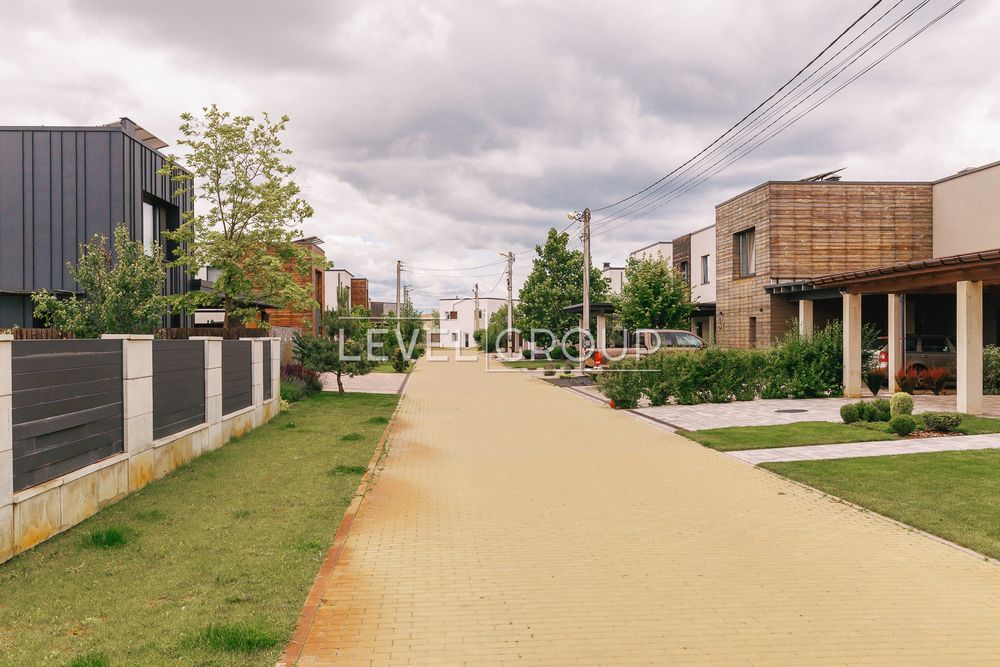 Продам двоповерховий будинок Крушинка Київська обл.