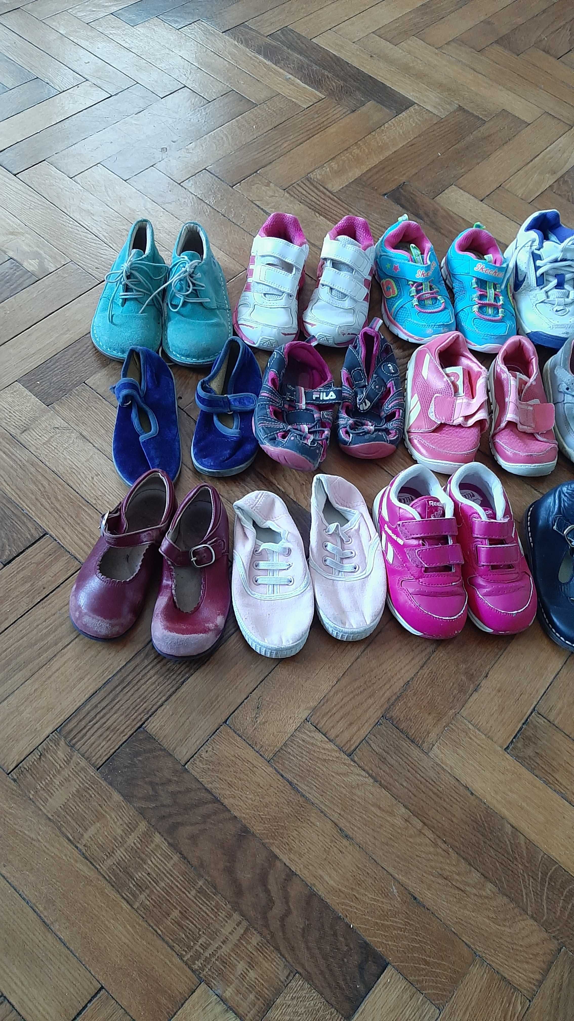 Подарую взуття 23, 24, 25 розмір