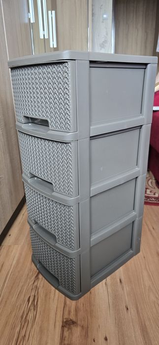 Plastikowa komoda / organizer z 4 szufladami