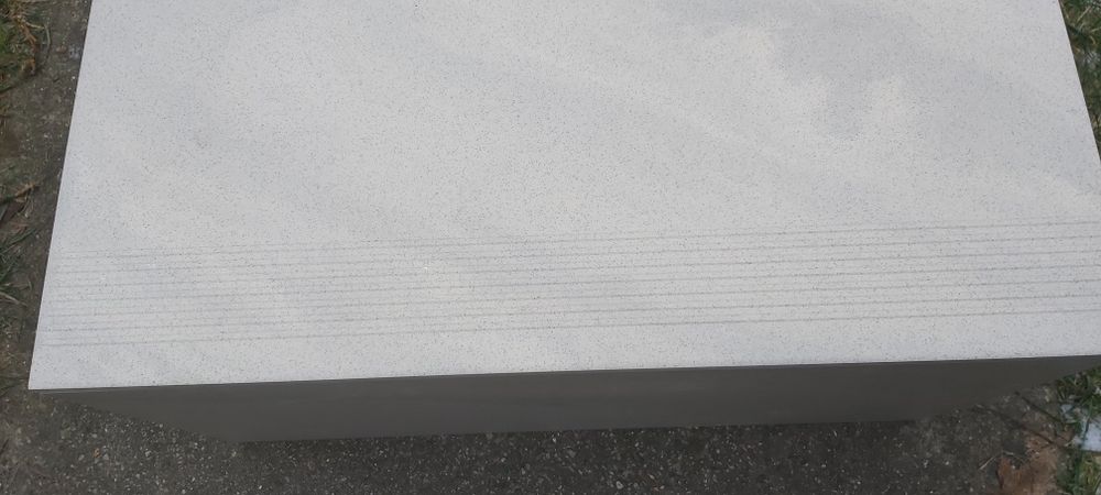 Płytki oraz stopnice Paradyż