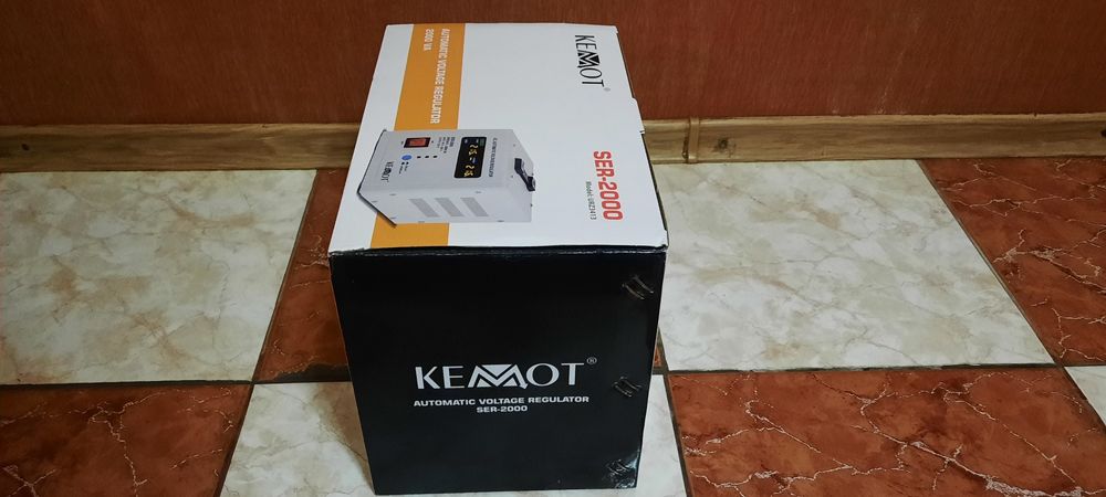 Стабілізатор напруги Kemot ser-2000VA