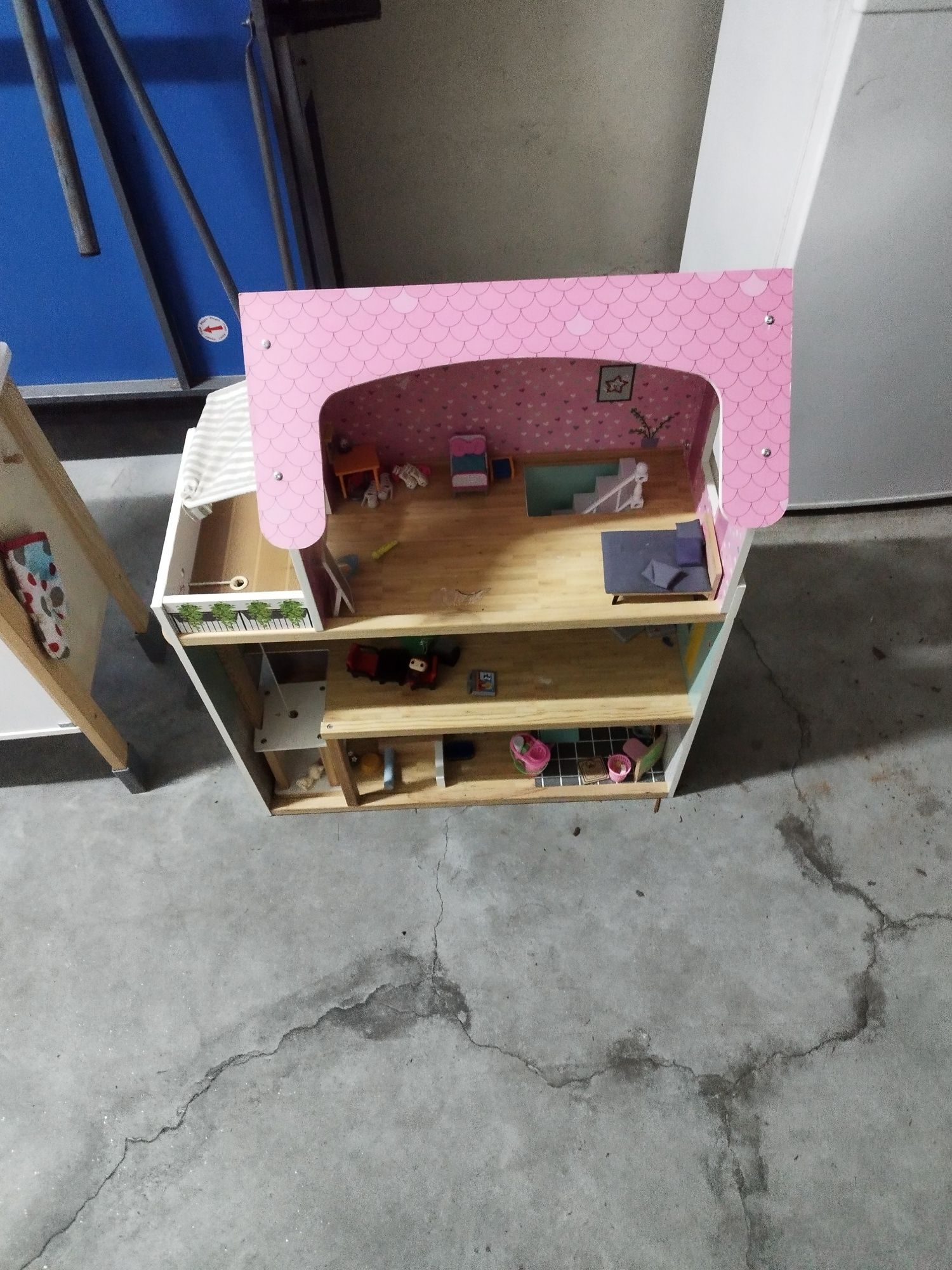 Pack de cozinha e casa de brincar, mais quadro em lousa