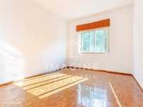 Apartamento T2, prédio com elevador no Bairro do Liceu