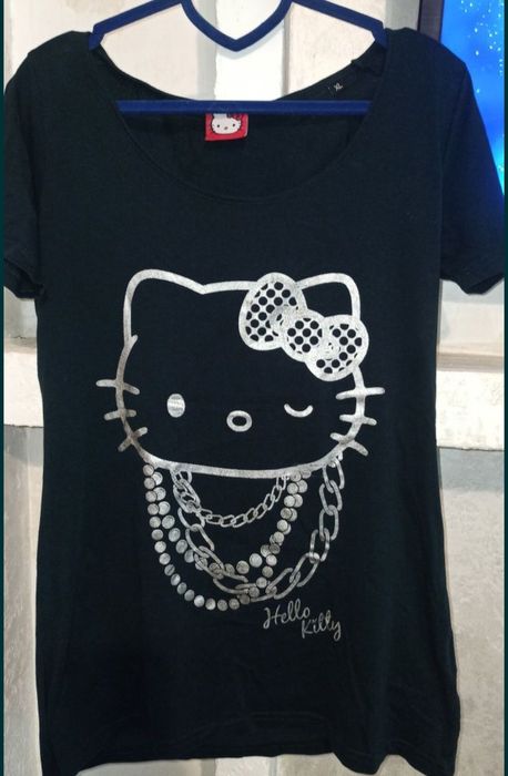 Женские футболки. Блузки женские