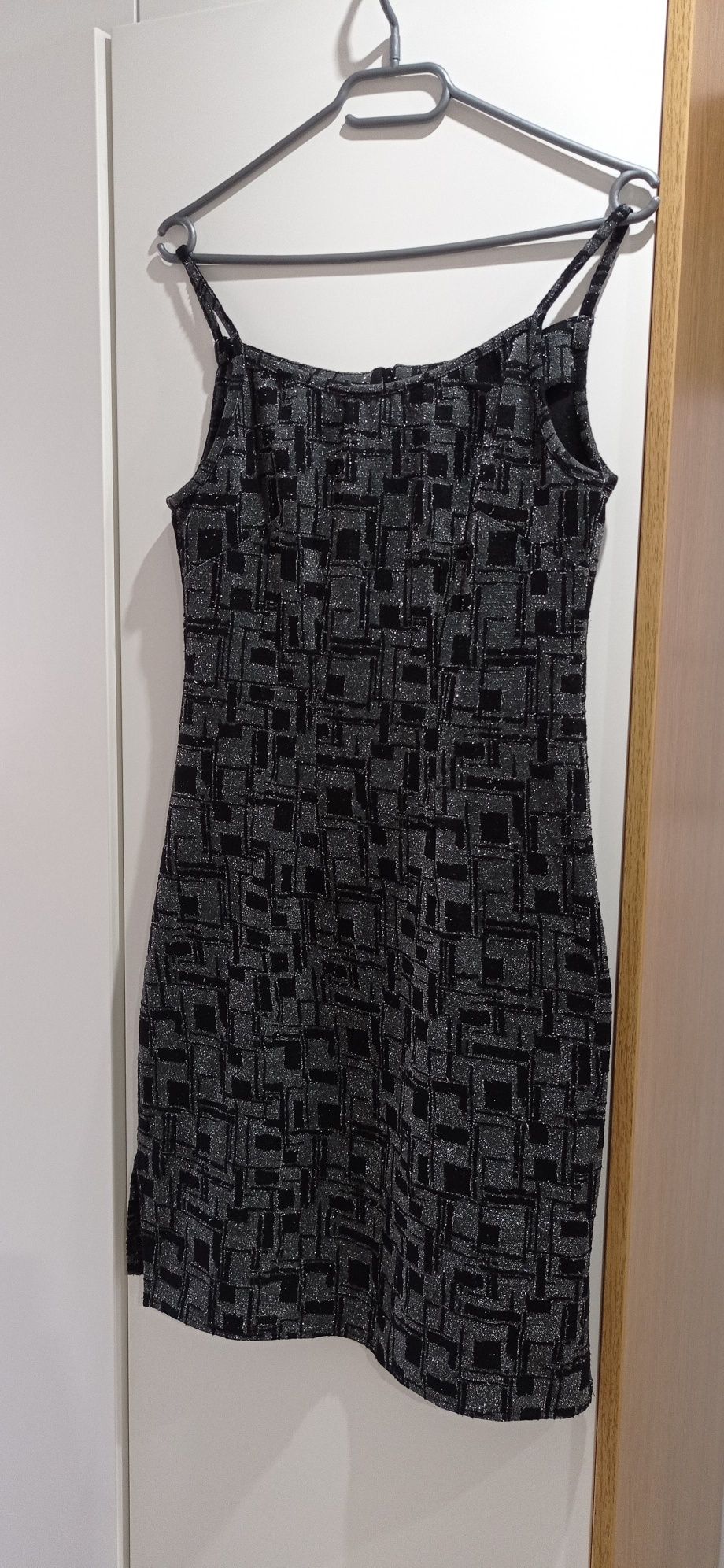 Sukienka srebrno czarna na sylwestra andrzejki  rozmiar M