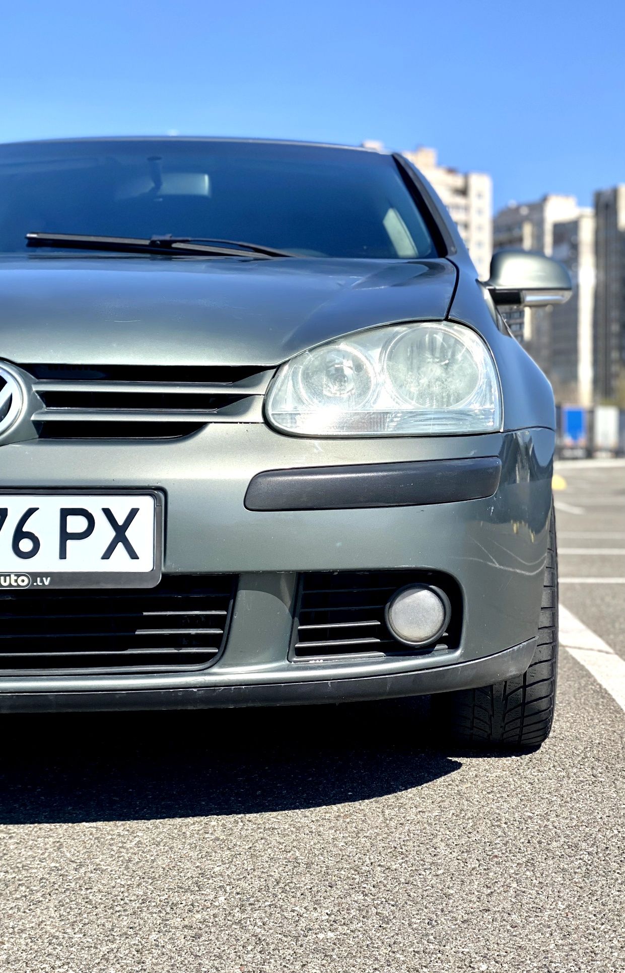 Volkswagen Golf 5 1,6 MPI бензин